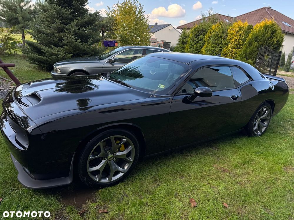 Dodge Challenger - 28