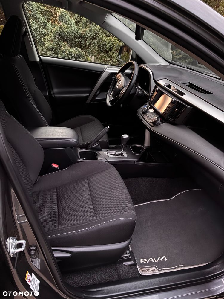 Toyota RAV4 - 11