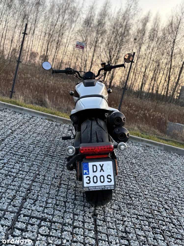 Harley-Davidson Sportster - 16