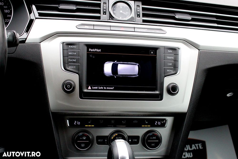 Volkswagen Passat - 16