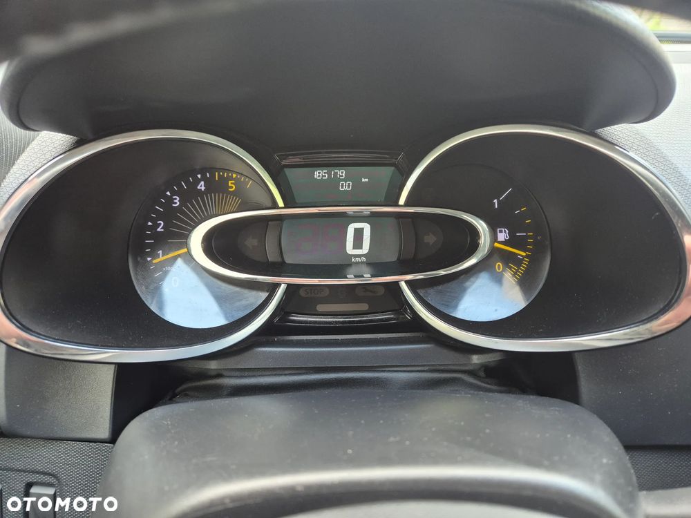 Renault Clio - 12