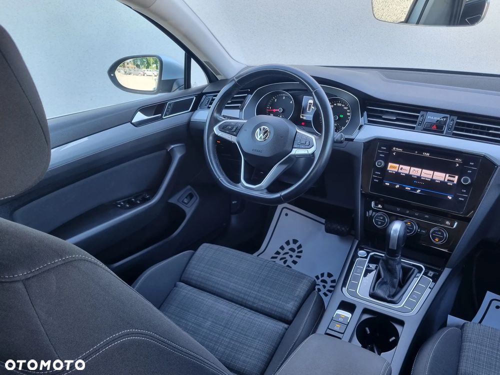 Volkswagen Passat - 8