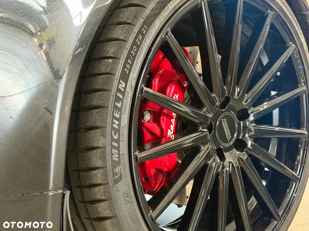 Maserati Quattroporte - 13