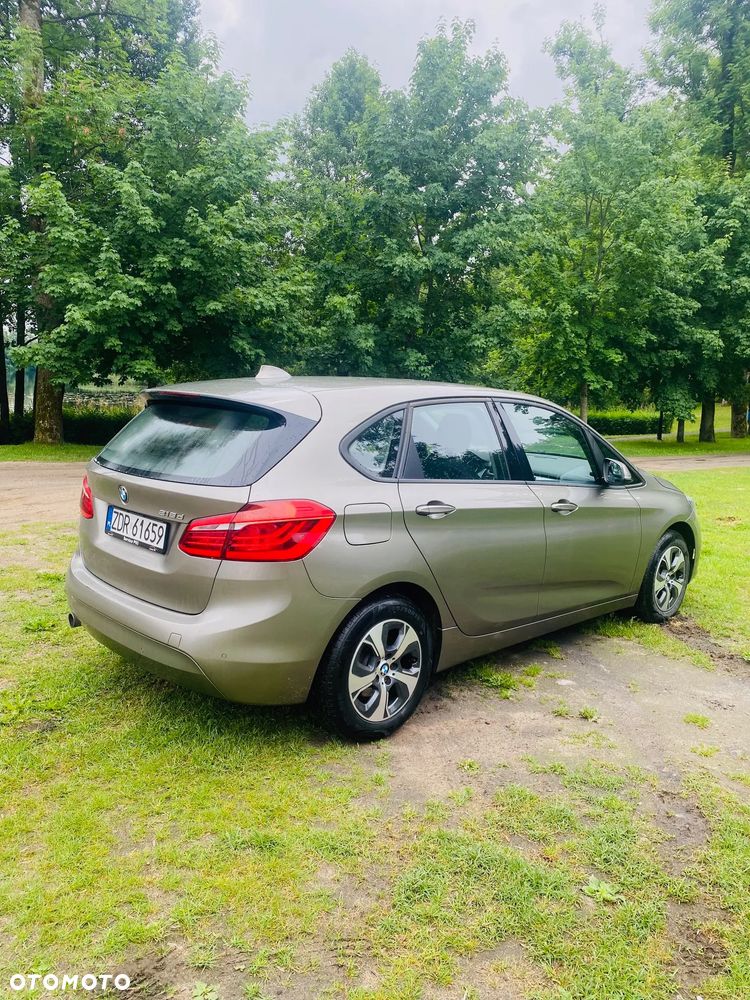BMW Seria 2 218d - 4