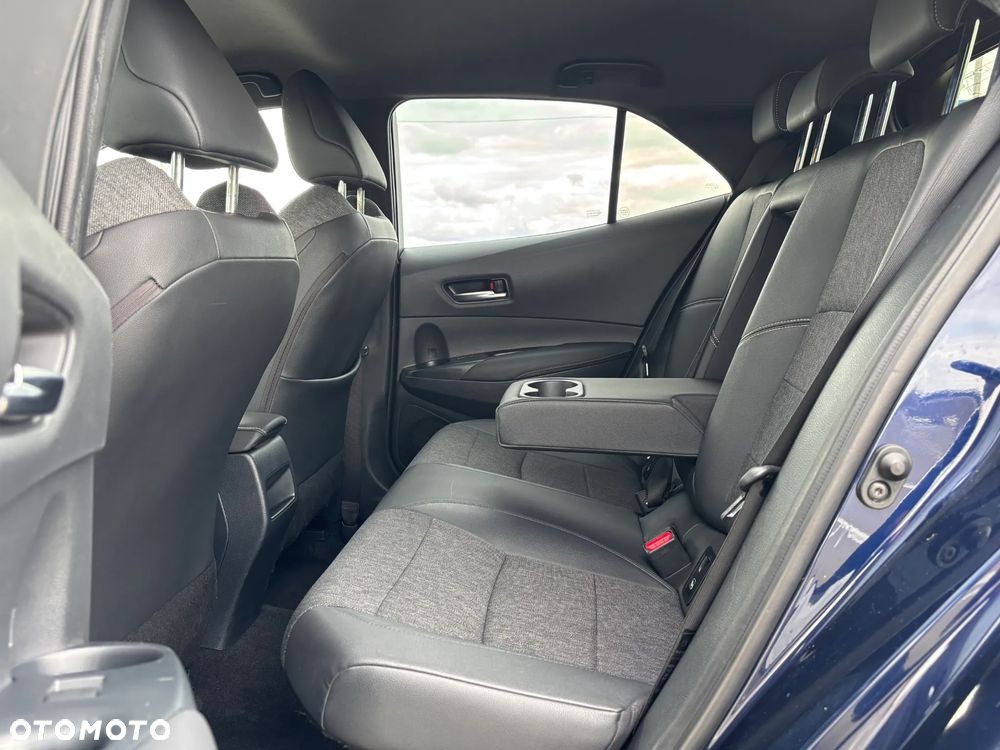 Toyota Corolla 1.8 Hybrid Executive - 32