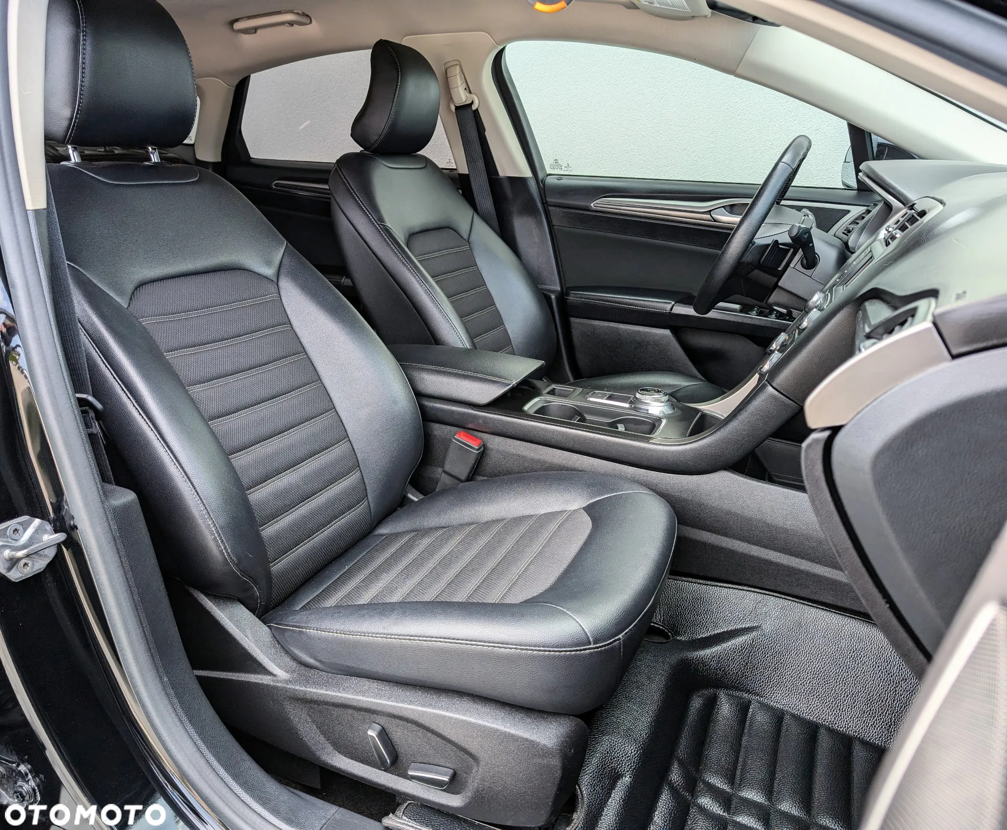 Ford Fusion 2.0 EcoBoost Titanium - 15
