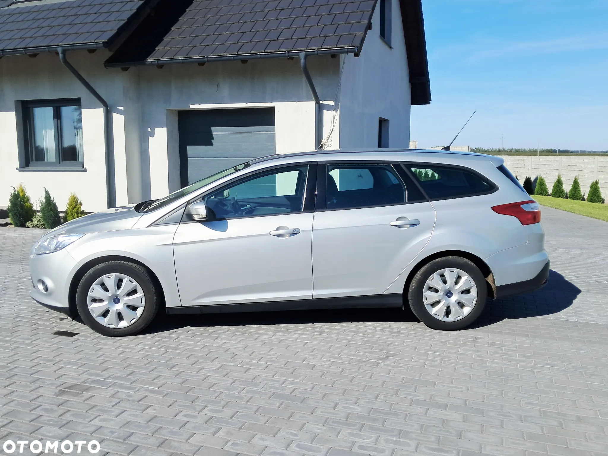 Ford Focus Turnier 1.0 EcoBoost Start-Stopp-System Ambiente - 9
