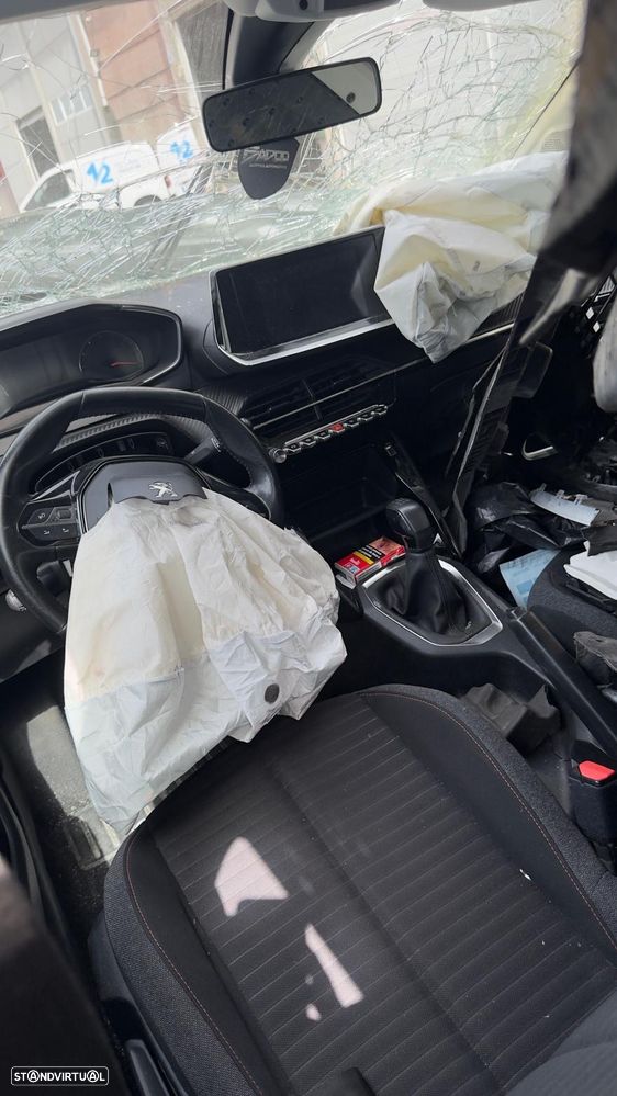 Peugeot 208 de 2021 gasolina para peças - 4
