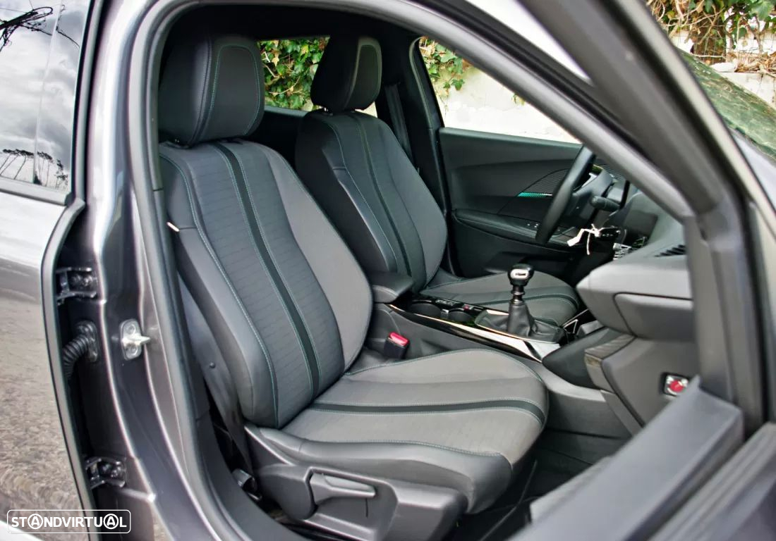 Peugeot 2008 1.2 PureTech Allure - 20