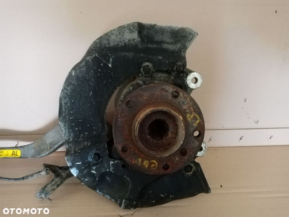 Zwrotnica lewy przód przednia lewa BMW E60 6760953 3.0D - 2