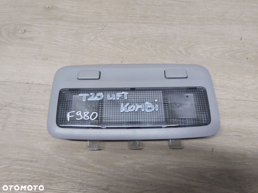 TOYOTA Avensis T25 03-08r lampka podsufitki kabinowa tylna oświetlenie tył - 1
