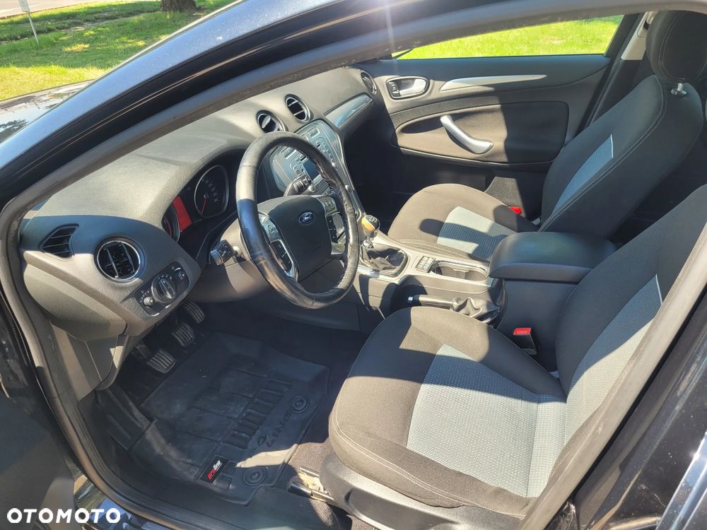 Ford Mondeo - 17