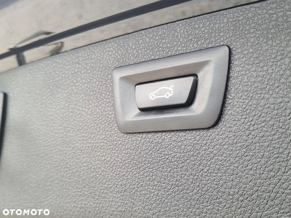 BMW Seria 3 318d M Sport EU6 - 21