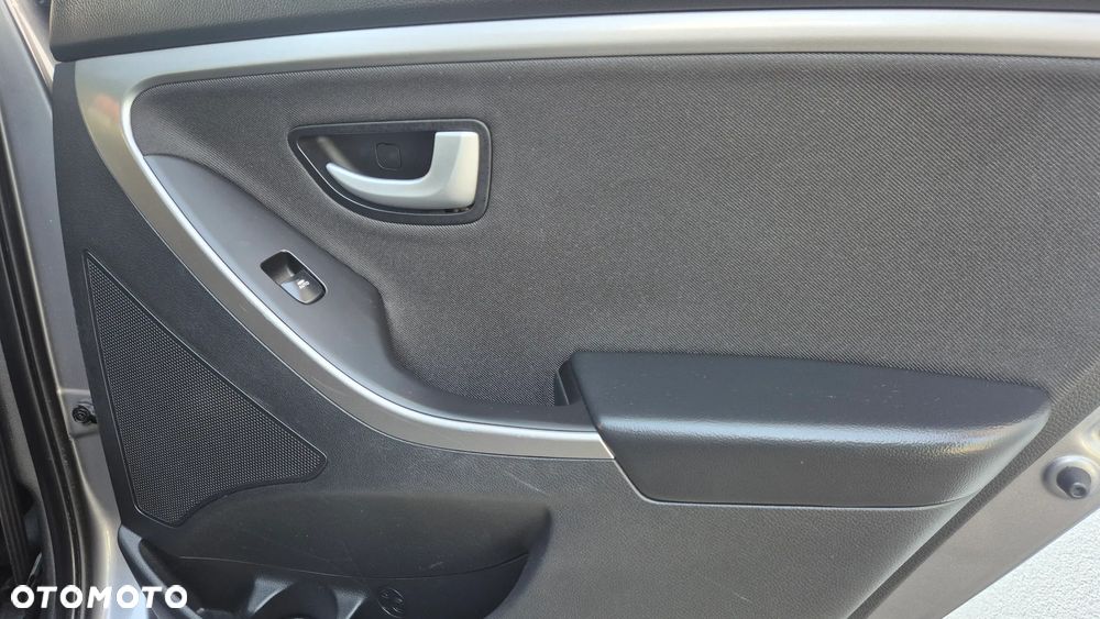 Hyundai i30 1.6 CRDi BlueDrive Go - 16
