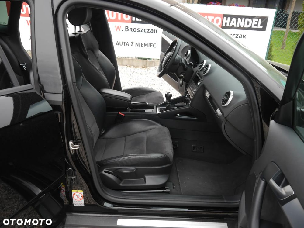 Audi A3 Sportback 2.0 TDI S line Sportpaket plus - 11
