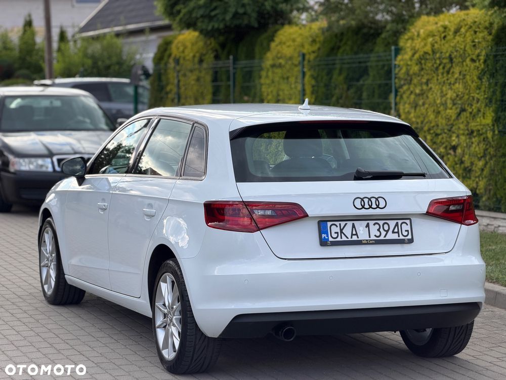 Audi A3 Sportback 1.2 TFSI Attraction - 4