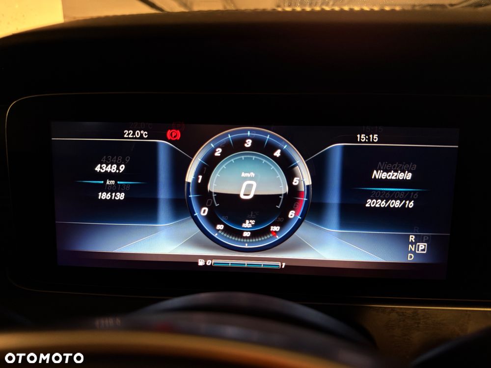 Mercedes-Benz Klasa E 220 d 4-Matic 9G-TRONIC - 19
