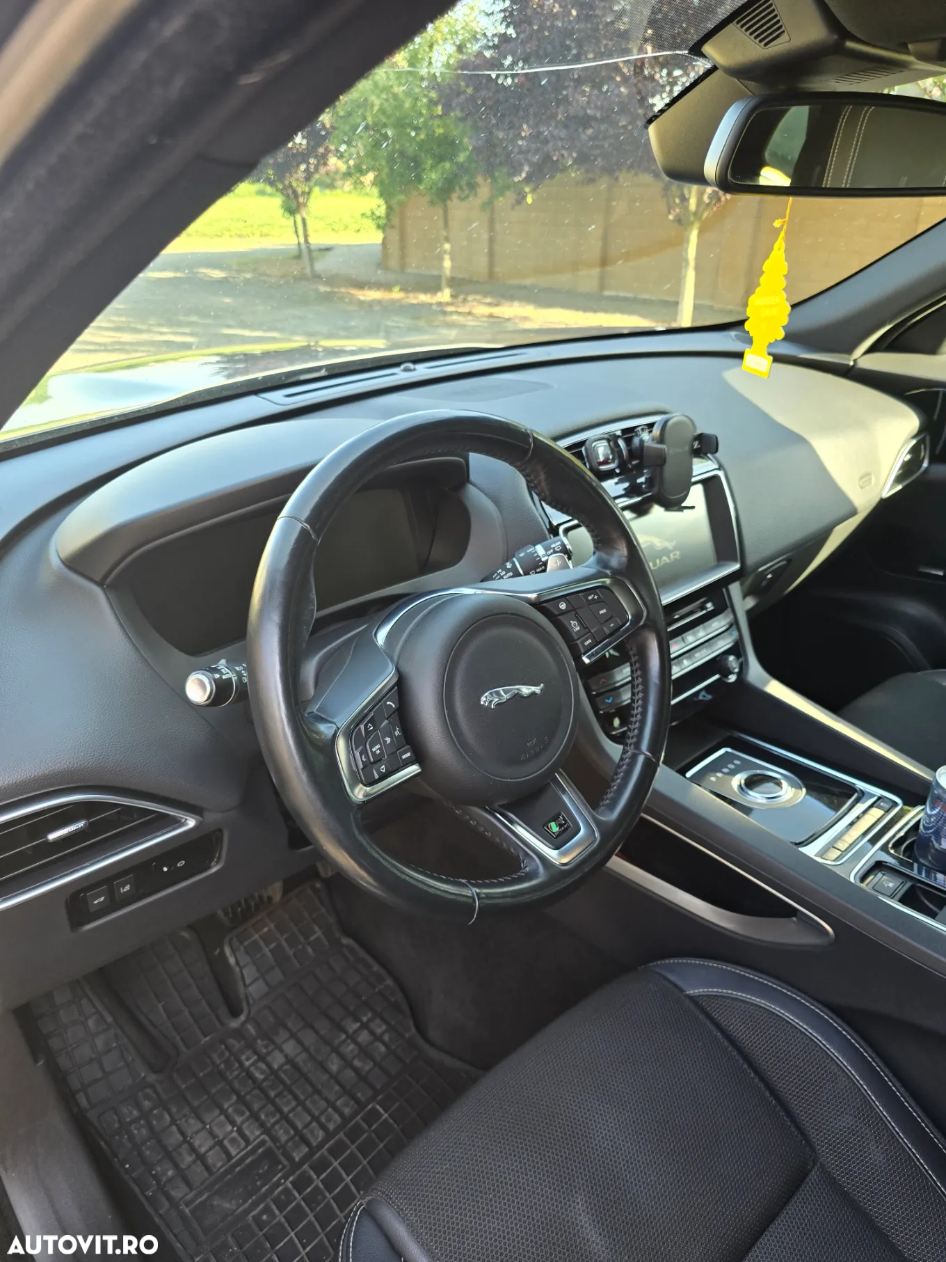 Jaguar F-Pace 25d AWD Aut. R-Sport - 13