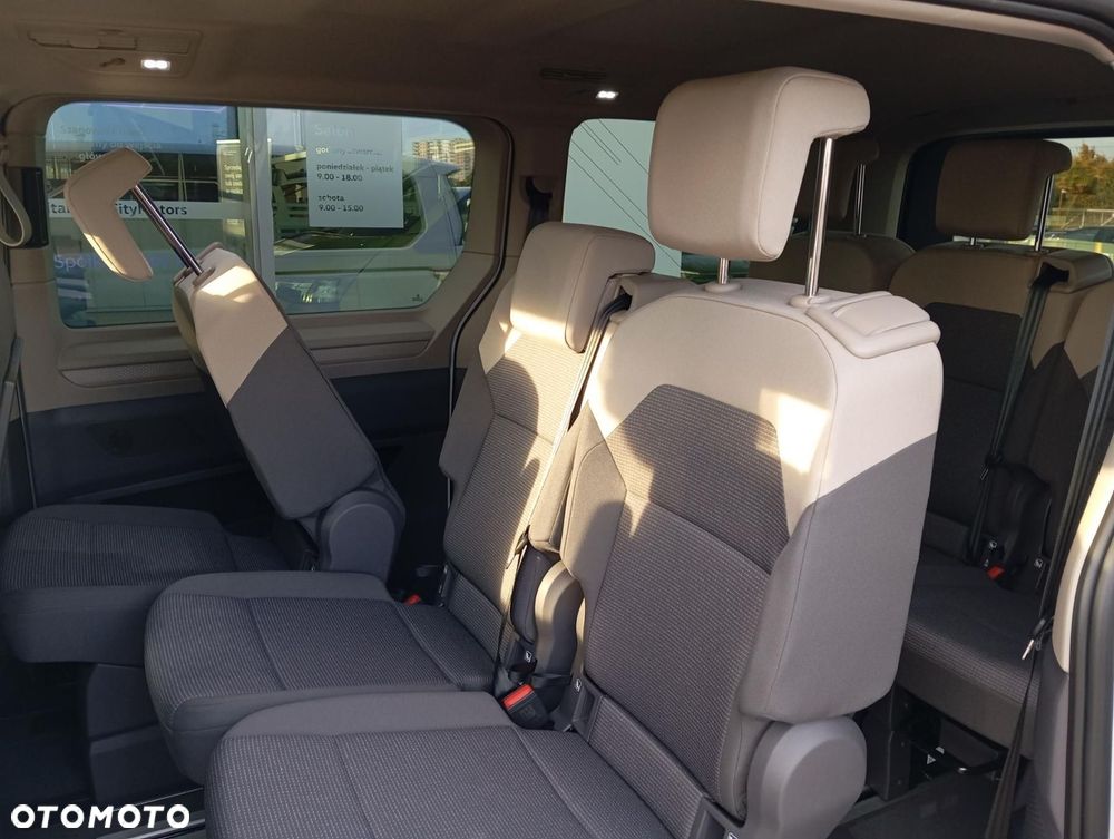 Volkswagen Multivan - 13