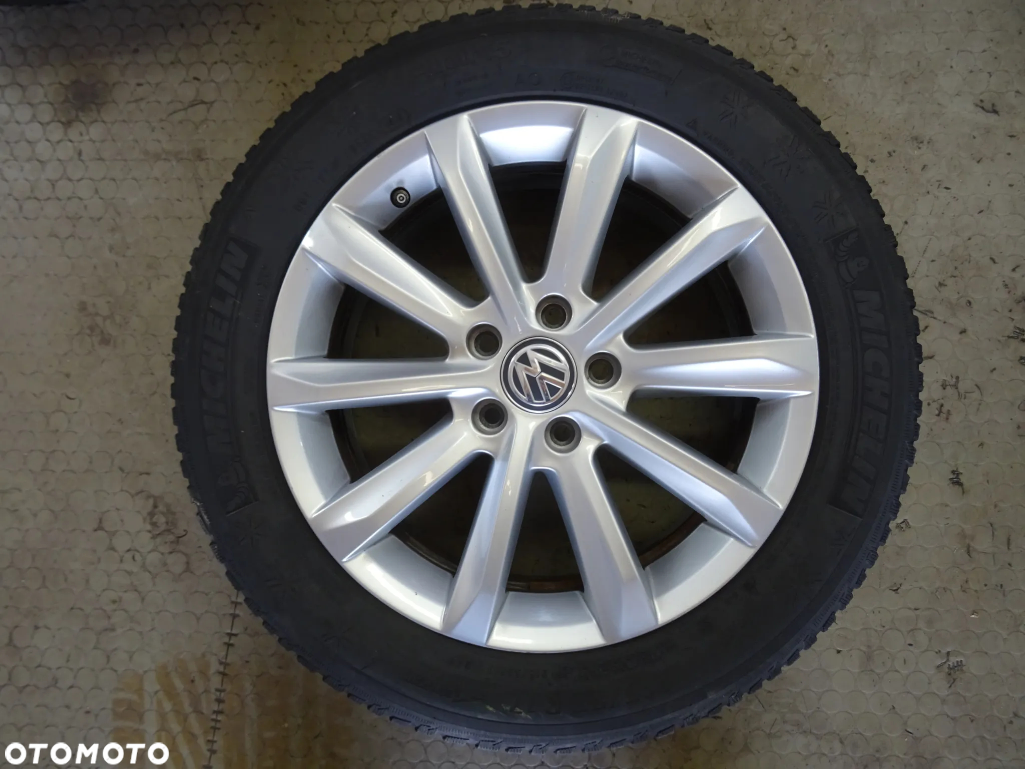 3G0601025C kola felgi 17 opony zima VW Passat B8 czesci - 5