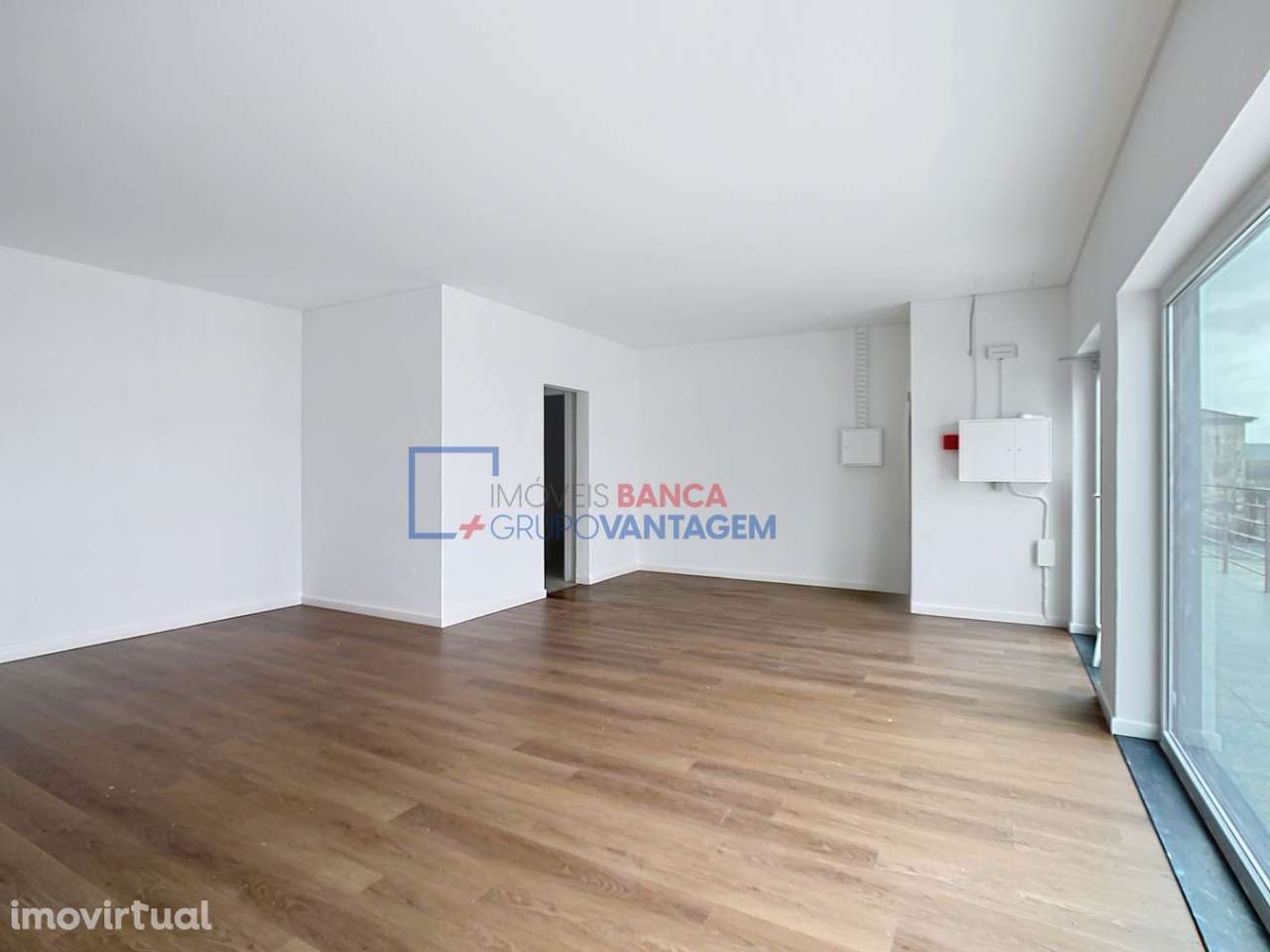 Loja para Venda em Santo Antão do Tojal  52,70 m² + Arrecadação - Grande imagem: 4/13