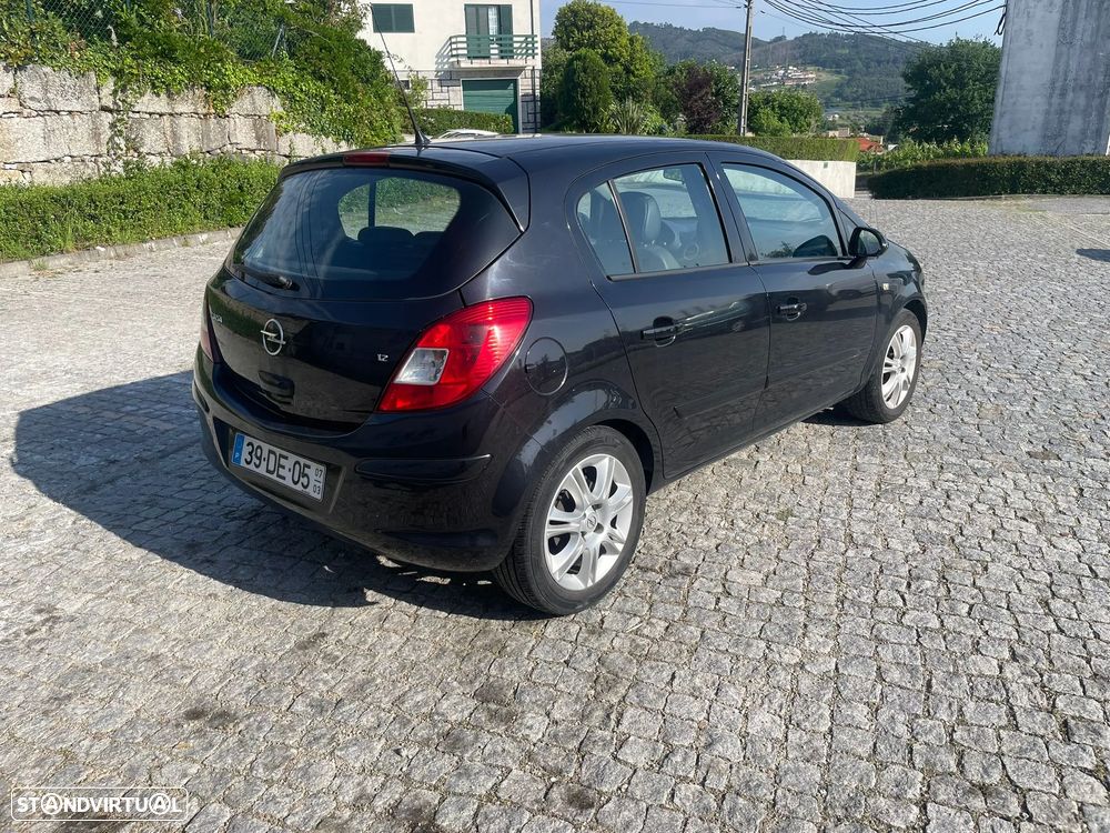 Opel Corsa 1.2 Cosmo - 2