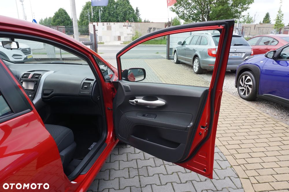 Toyota Auris 1.6 Executive - 25