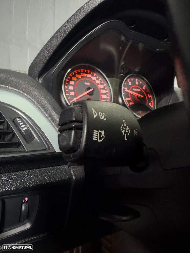 BMW 118 dA Pack M - 23