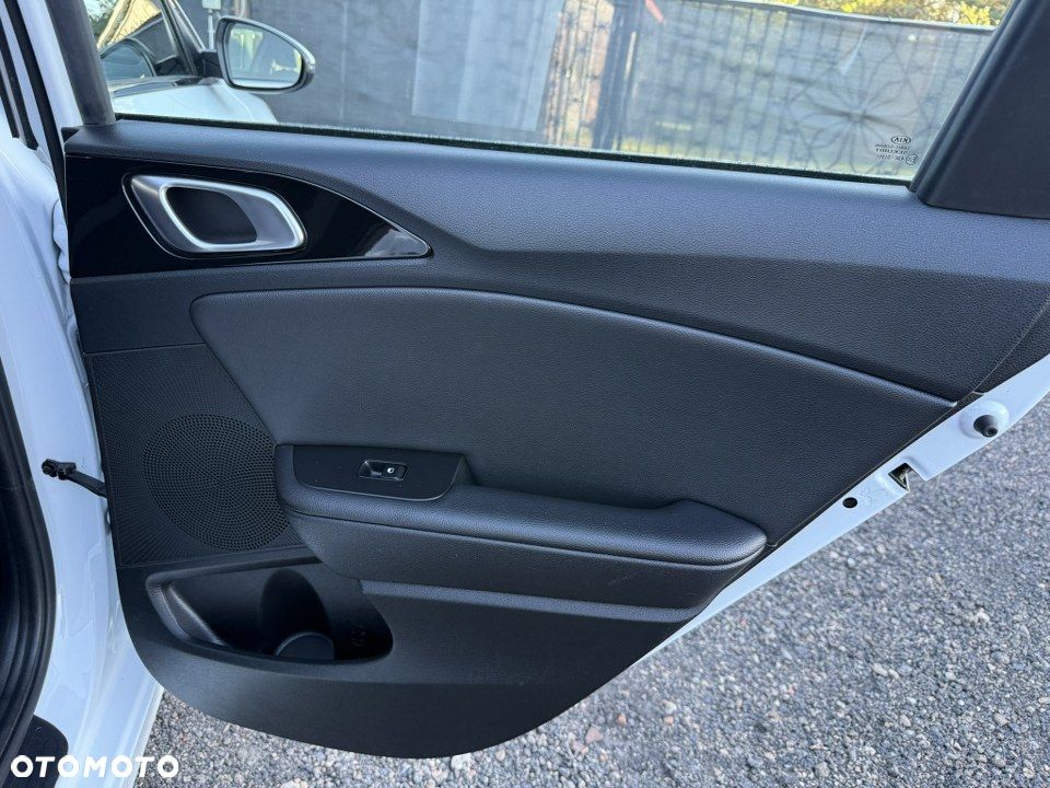 Kia Ceed 1.5 T-GDI L Business Line Plus - 36