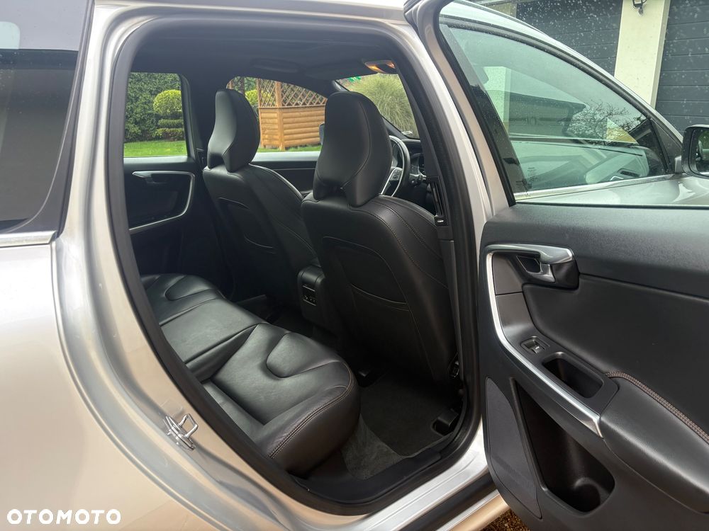 Volvo XC 60 D4 Geartronic Summum - 20