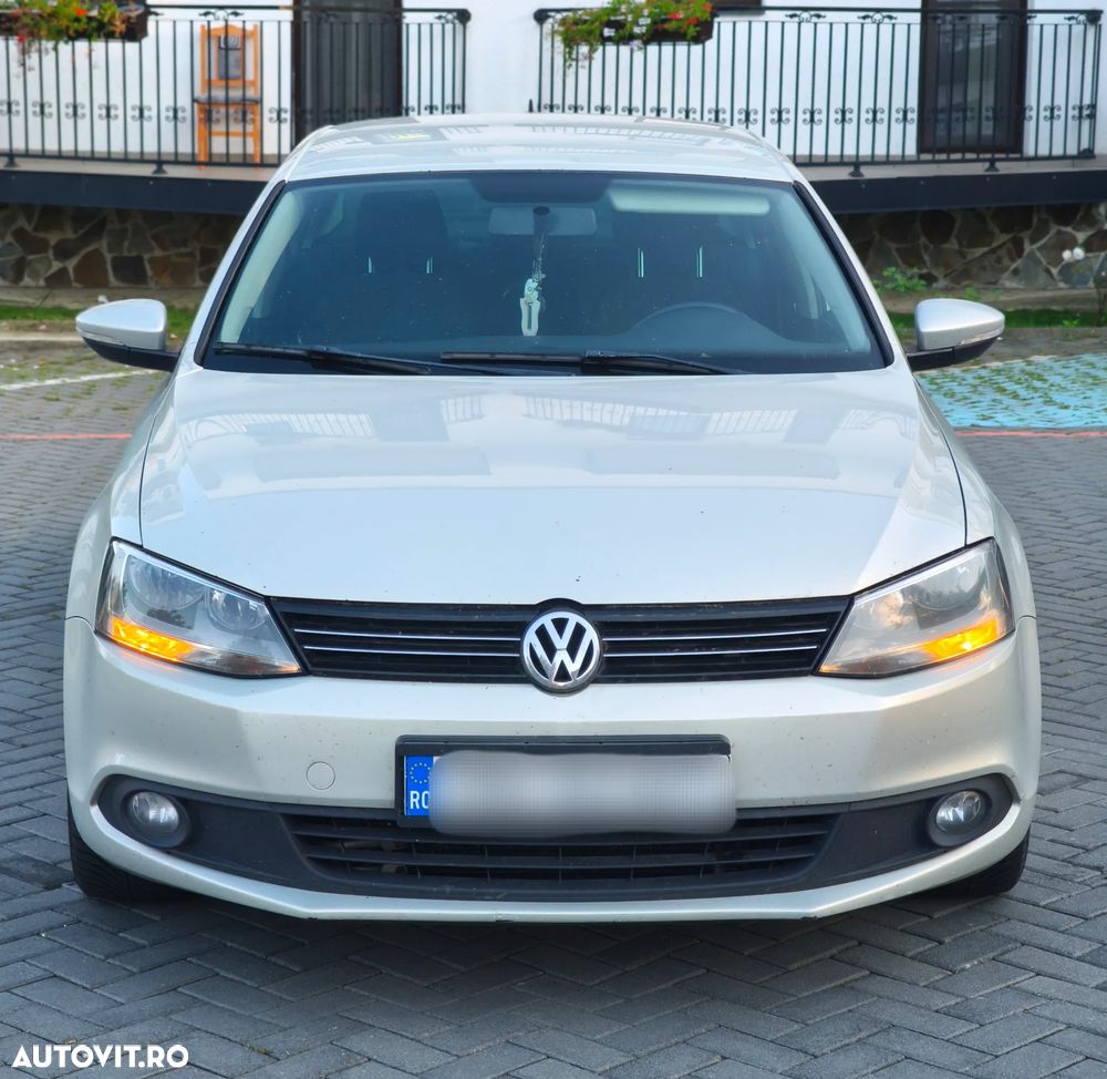 Volkswagen Jetta 1.6 TDI Blue Motion Technology Comfortline - 1