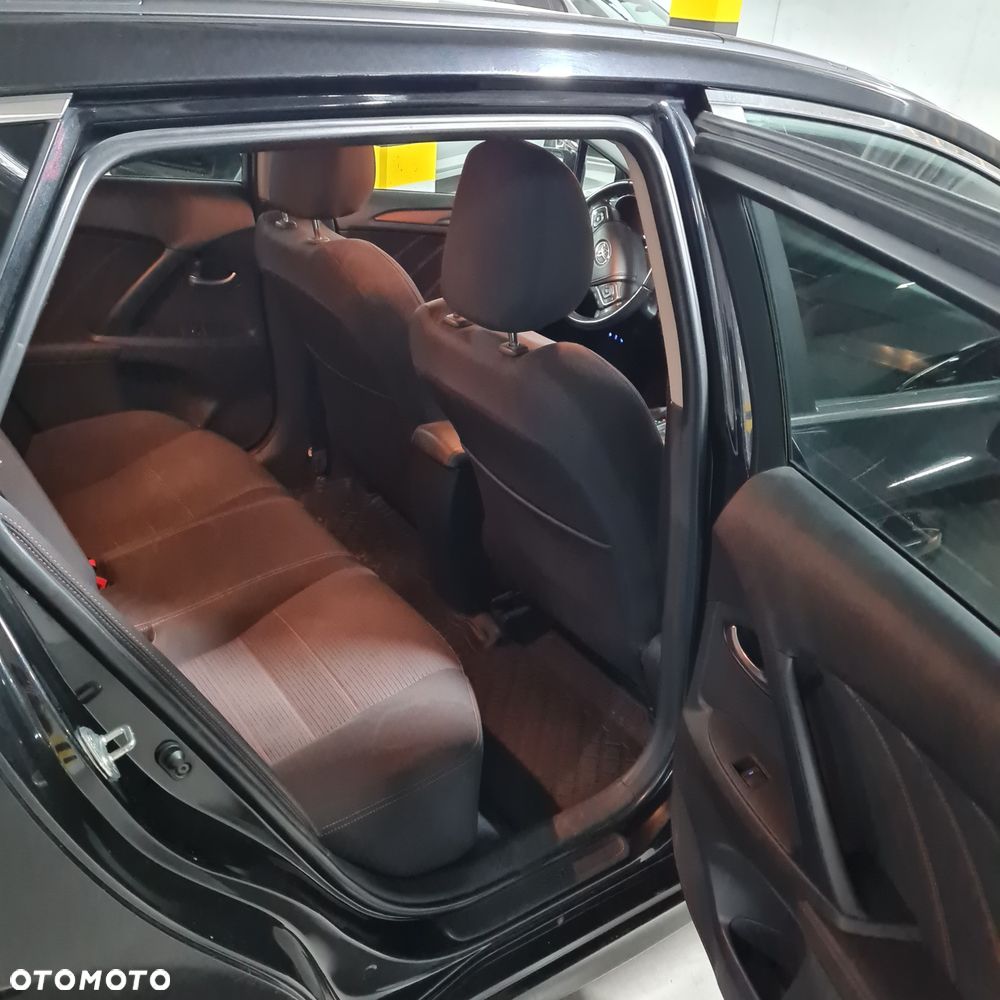 Toyota Avensis - 5