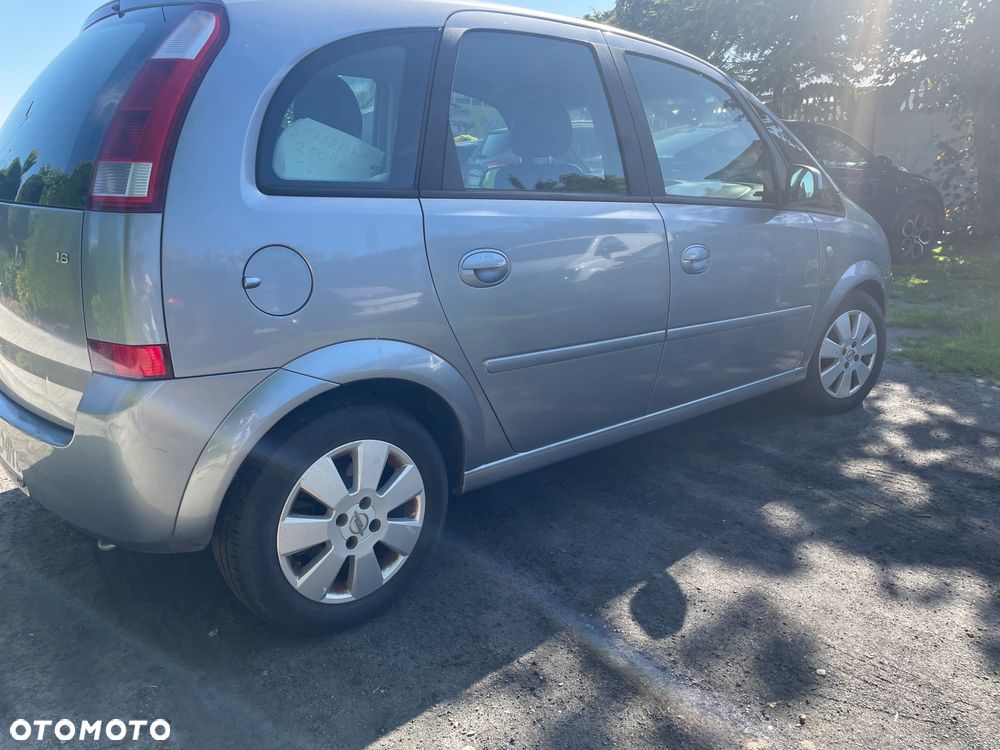 Opel Meriva 1.6 16V (Essentia) - 11