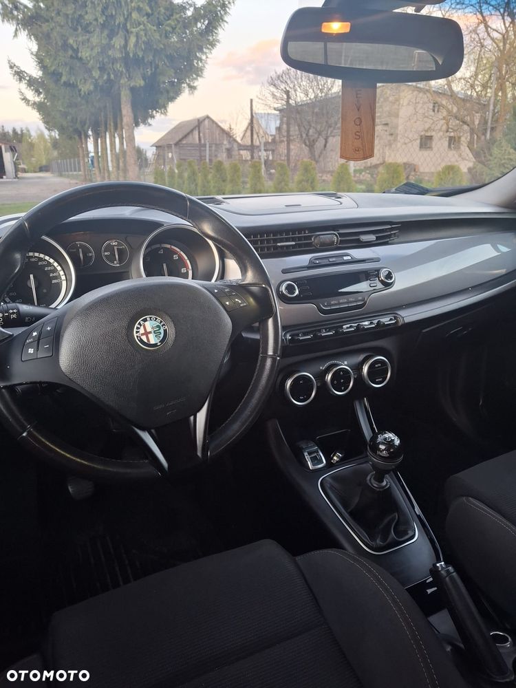 Alfa Romeo Giulietta 1.6 JTDM 16V - 9