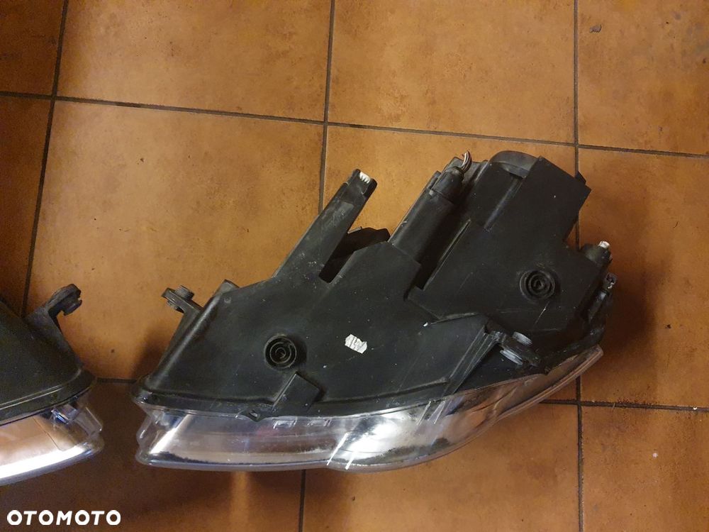 REFLEKTOR L/P VW PASSAT B6 - 9