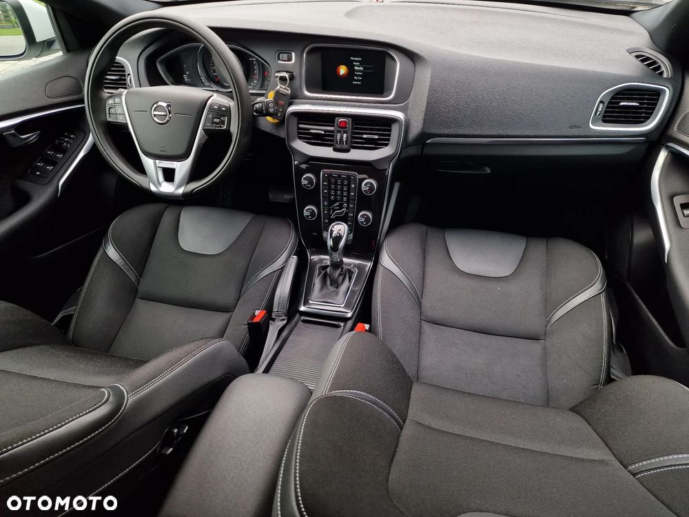 Volvo V40 D4 Geartronic Momentum - 7