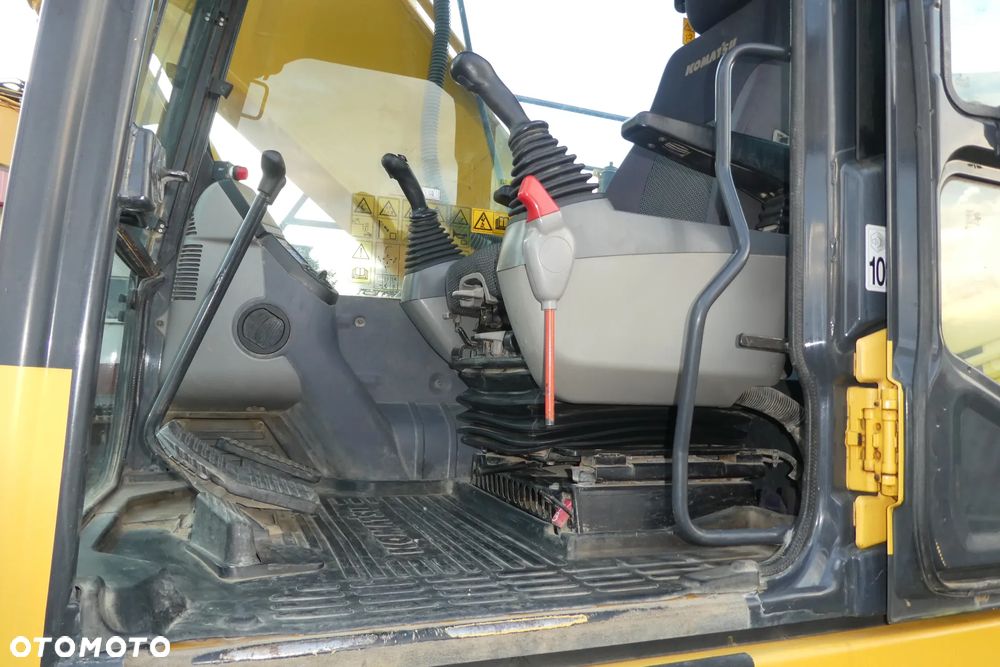 Komatsu PC 210LC-10 - 28