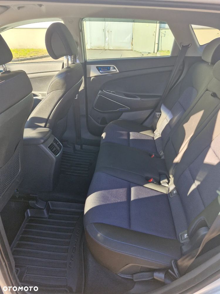 Hyundai Tucson 1.6 GDI BlueDrive Style 2WD - 18