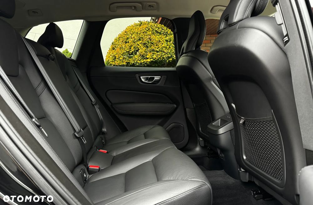 Volvo XC 60 B5 B AWD Geartronic RDesign - 12