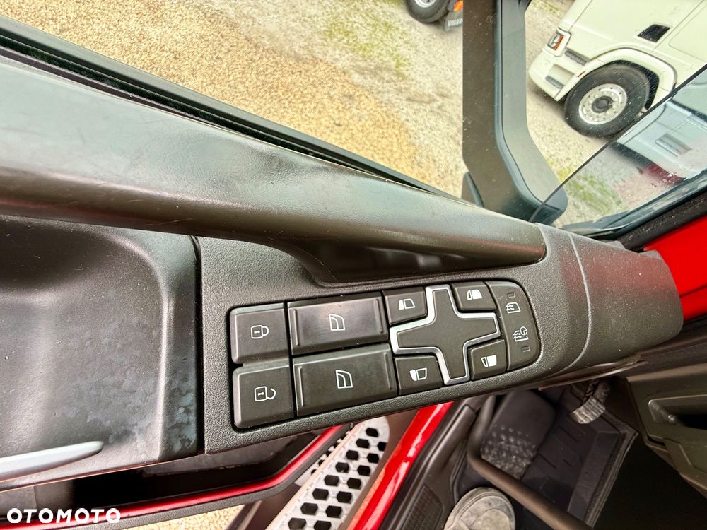 Volvo FH460 / 2017 / 731000 km / NOWA HYDRAULIKA /  IMPORT / KLIMA POSTOJOWA - 23