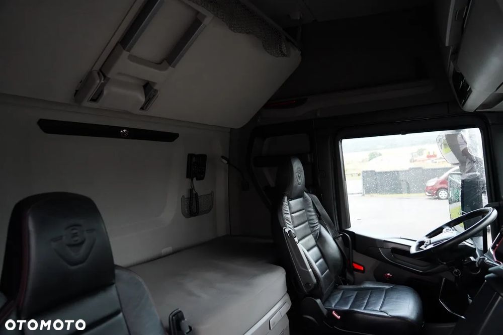 Scania S 580 / V8 / RETARDER / KLIMA POSTOJOWA / CAŁA NA PODUSZKACH / ALUFELGI / SKÓRY / - 31