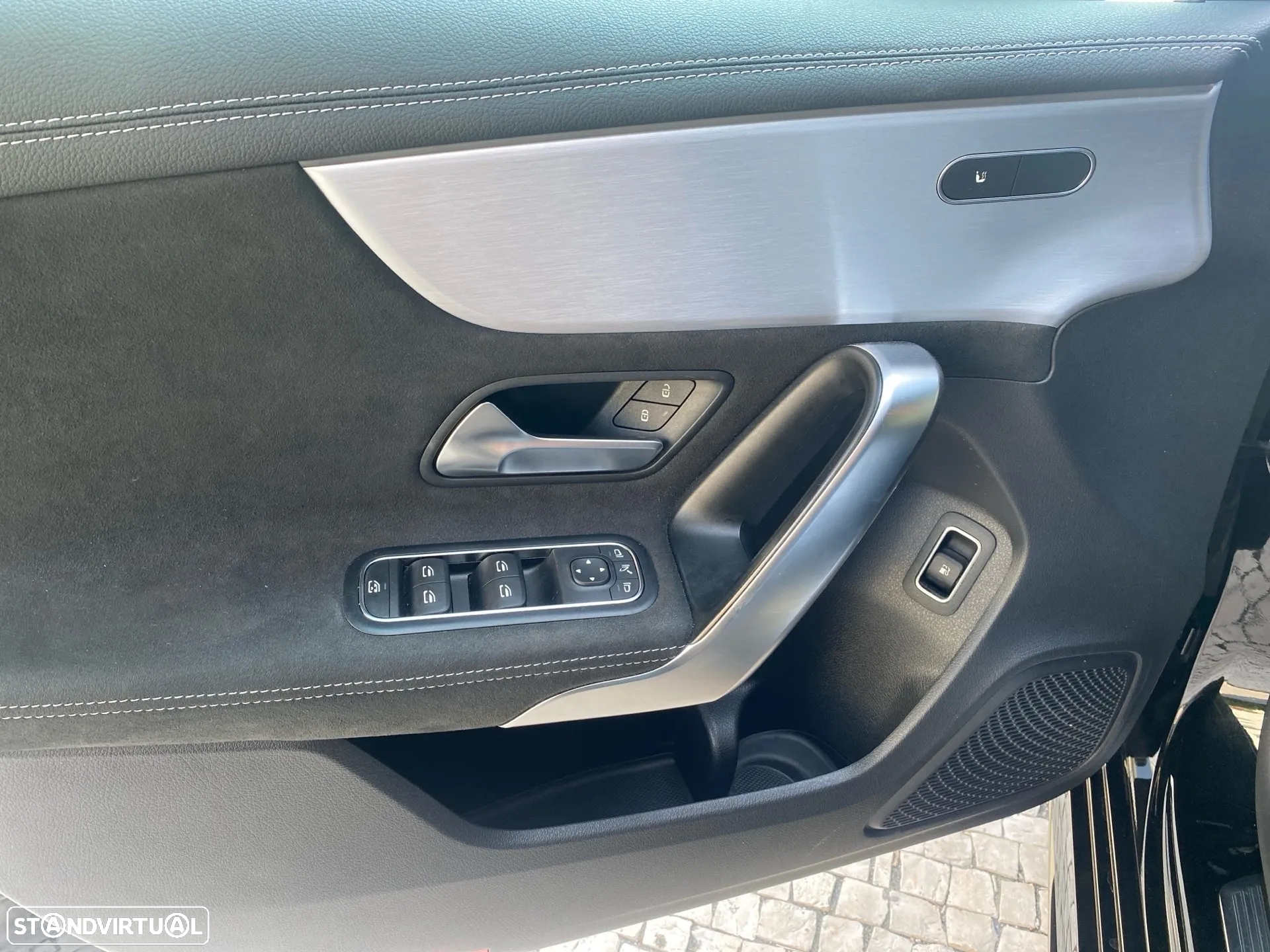 Mercedes-Benz A 250 e AMG Line - 15