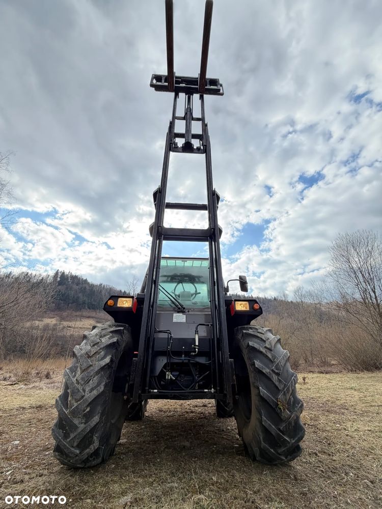 Manitou M30-4 T Wózek Widłowy 4X4 TERENOWY. 1910mtg. Maszyna Jak Nowa! Maszt Triplex WOLNY SKOK! 2016rok. z Norweskiego Gospodarstwa. Silnik PERKINS TURBO 90km. DEKRA Aktualna 2026rok! 3 tony Udzwig! Posuw wideł Hydrauliczny! Jazda REWERS+4 biegi. Ani deka luzów czy wycieków! Zadbana Maszyna! Okazja. Podzespoły jak Nowe tłoczyska suche! 5,5 wys. Podnoszenia - 11
