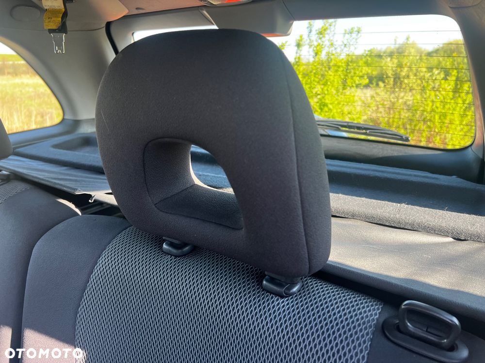 Toyota RAV4 2.0 VVT-i 4x4 - 13