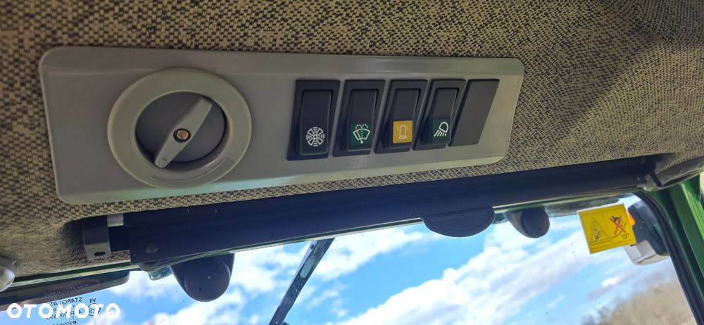 John Deere 2320 HST - 16