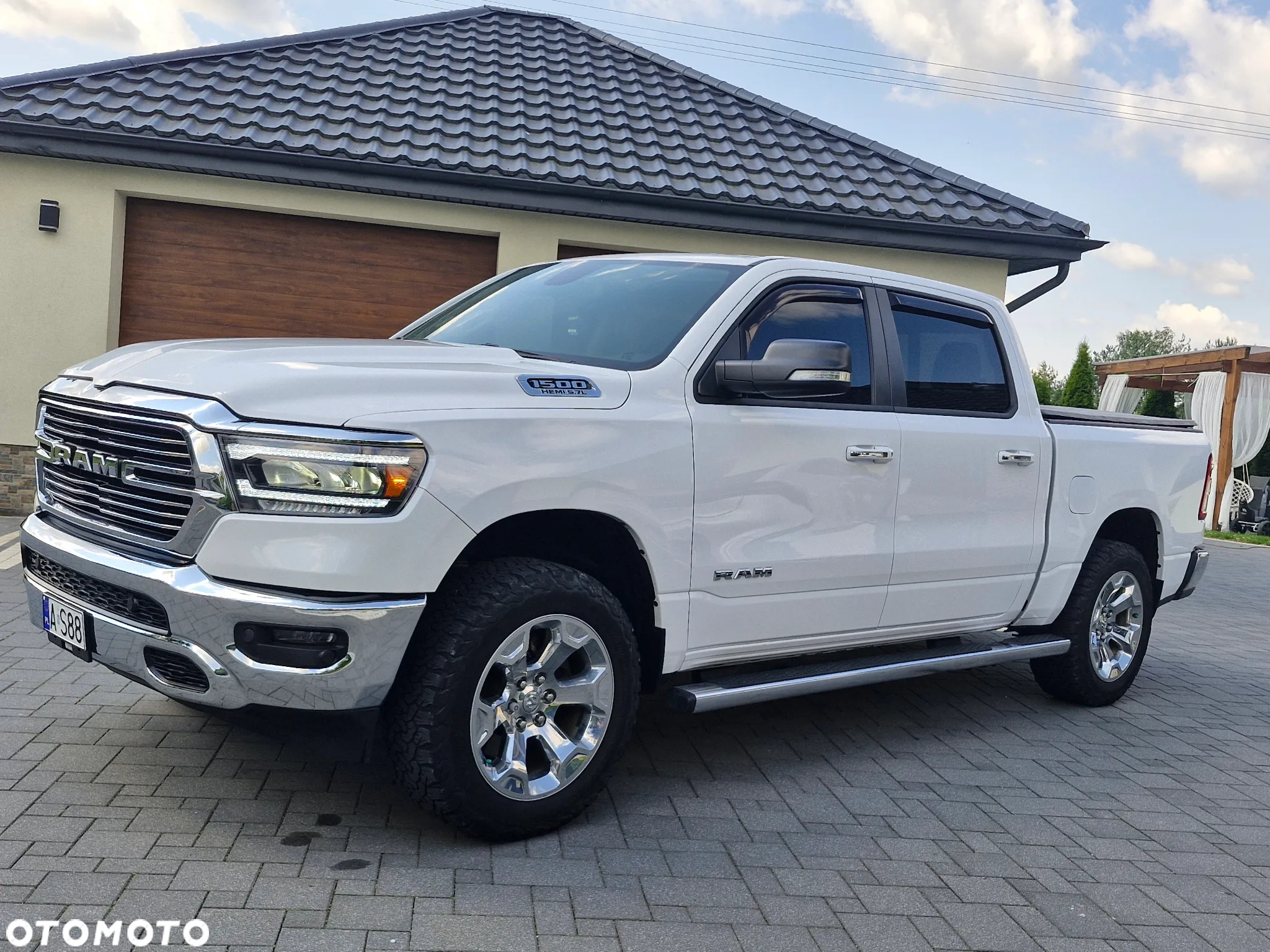 Dodge RAM 1500 5.7 4x4 - 18
