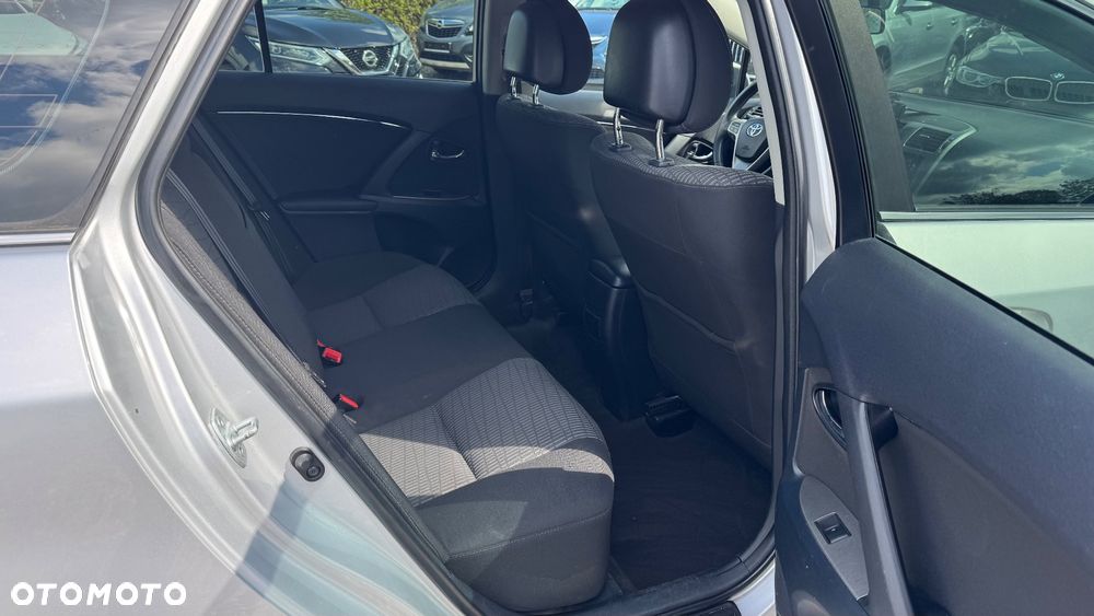 Toyota Avensis 1.8 Sol NAVI - 28