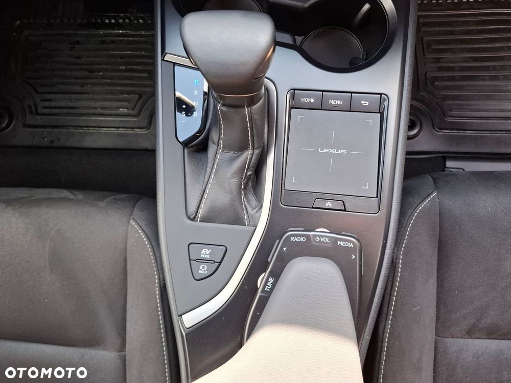 Lexus UX 250h GPF Business Edition 2WD - 33