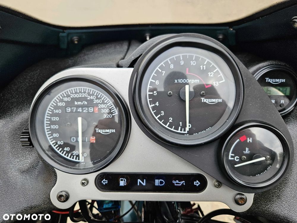Triumph Sprint - 31