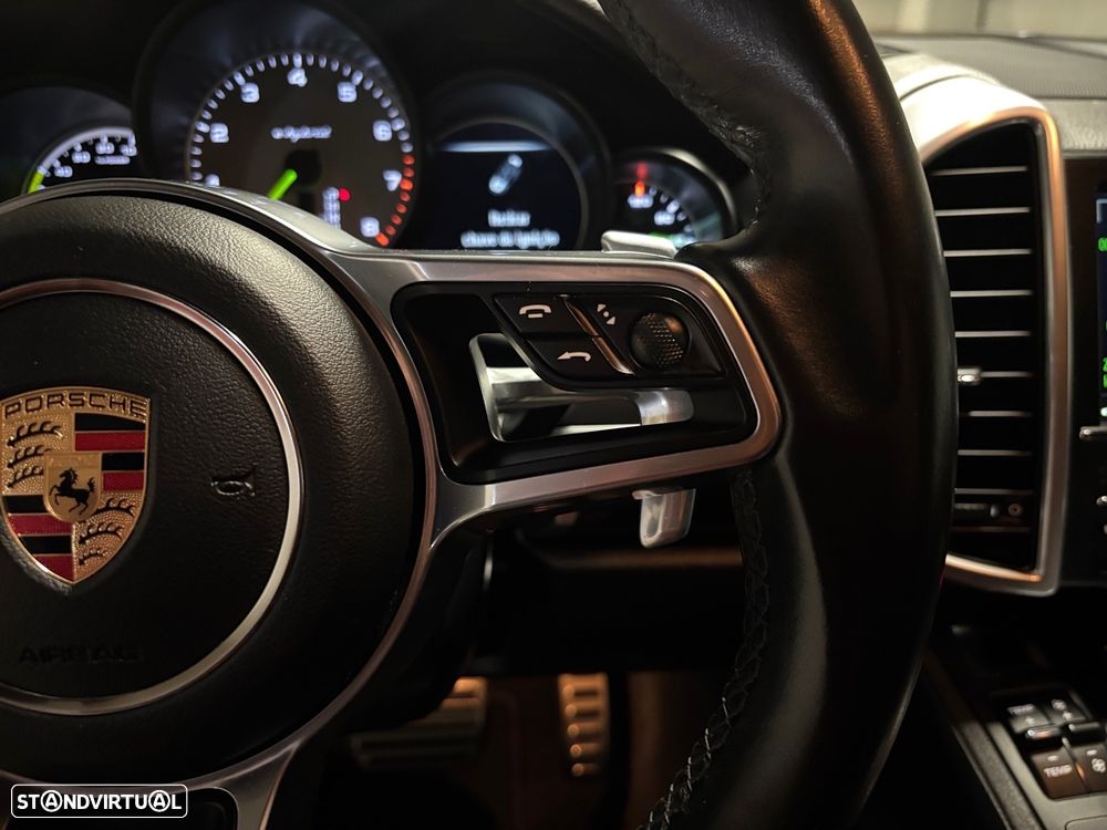 Porsche Cayenne S E-Hybrid - 12